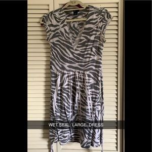 CUTE WET SEAL DRESS